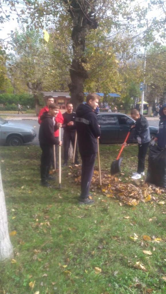 Уборка территории в Октябрьском районе