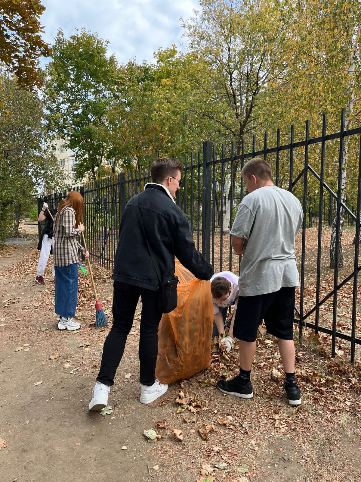 Продолжается месячник по благоустройству и санитарно очистке территории города Рязани