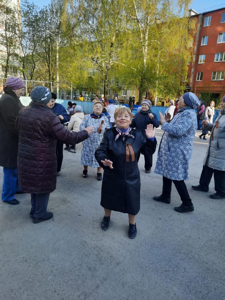 Для жителей микрорайона Бутырки организован праздник, посвященный Дню Победы 06.05.2022