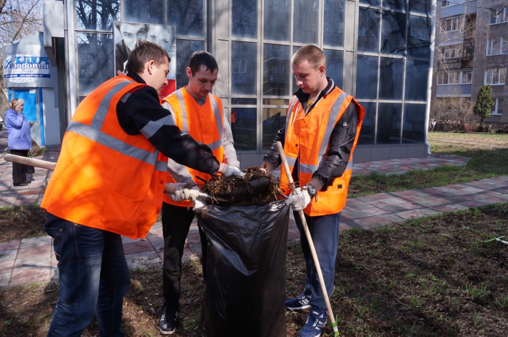 Продолжаются работы по благоустройству улиц Советского района