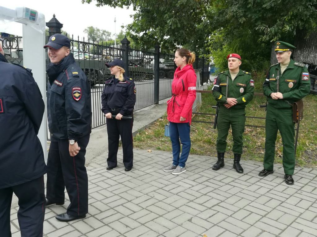 Народные дружинники оказывали содействие в охране правопорядка при проведении торжественного мероприятия, посвященные Дню города и Дню Воздушно-десантных войск