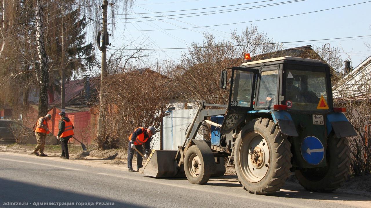 Уборка улиц и озеленение: в Рязани продолжаются работы по благоустройству