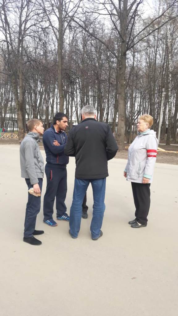 Сотрудниками префектуры совместно с народными дружинниками проведен рейд в Лесопарке по предупреждению палов сухой травы