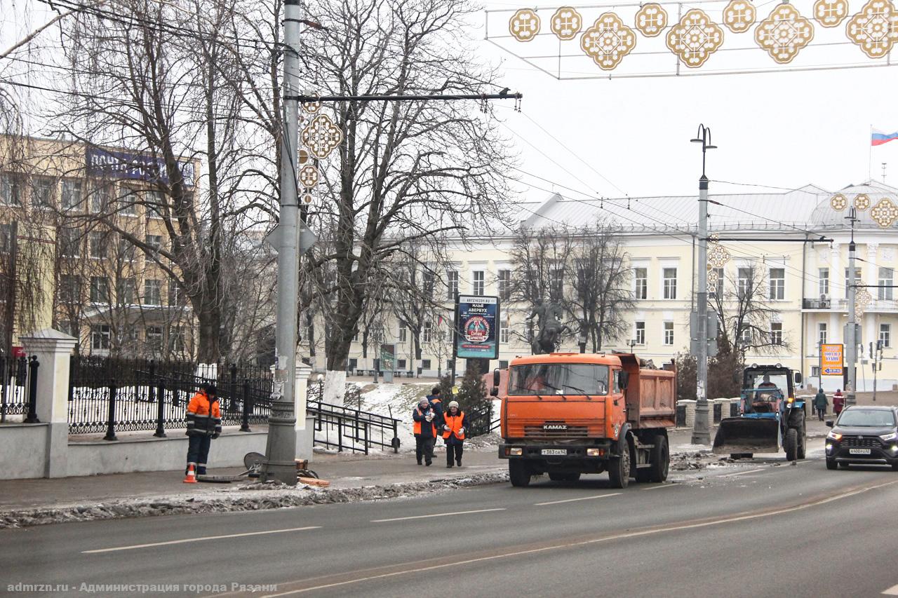 Уборка города продолжается круглосуточно