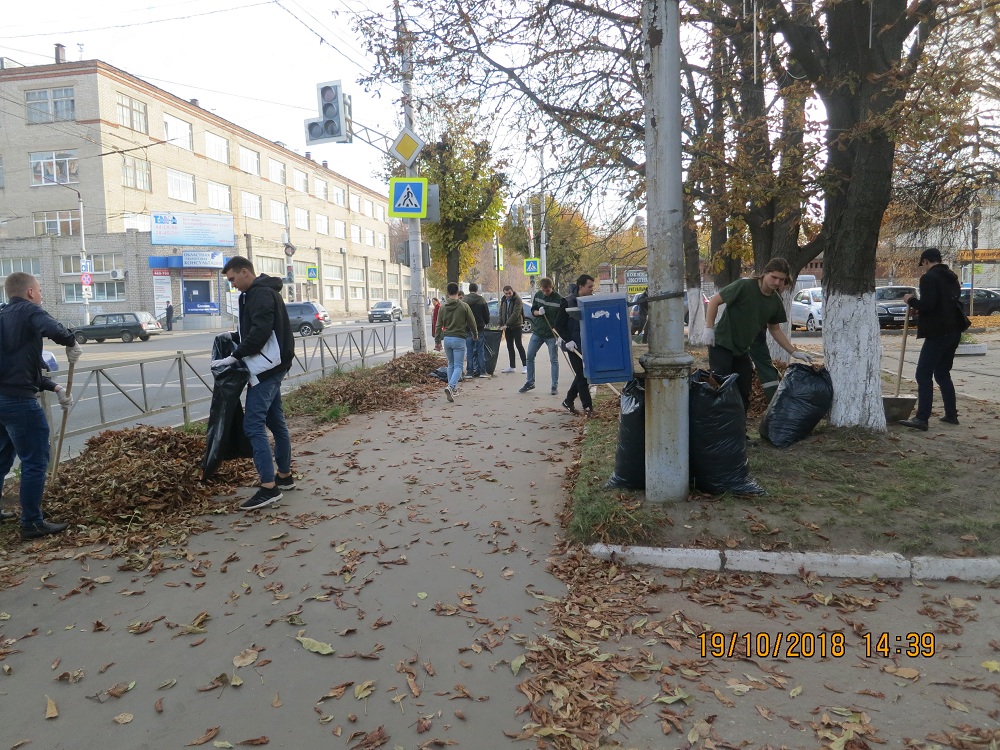 На улице Горького провели субботник