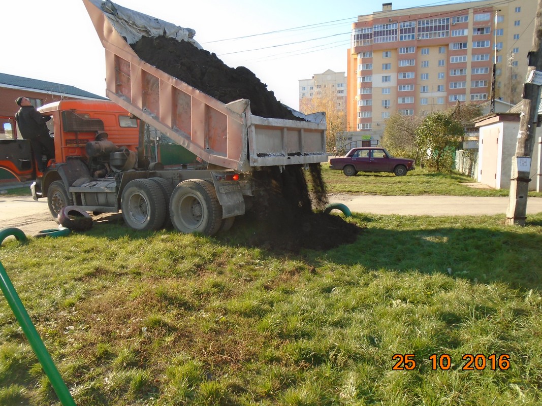 Префектурой Московского района  осуществлен завоз плодородного грунта 25.10.2016