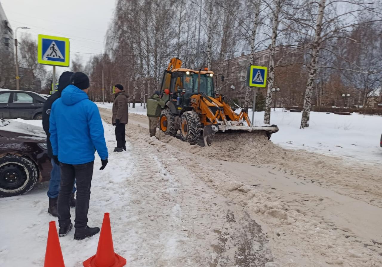 Об уборке территории Октябрьского района