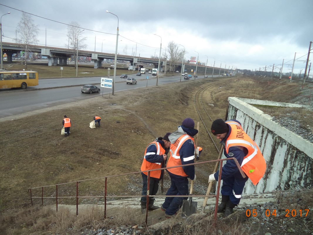 В Московском районе продолжаются работы по уборке территорий 05.04.2017