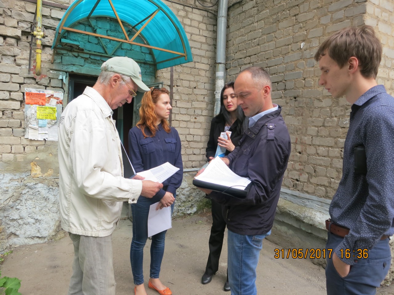 В Октябрьском районе продолжаются встречи по вопросу неоплаты взносов на капитальный ремонт