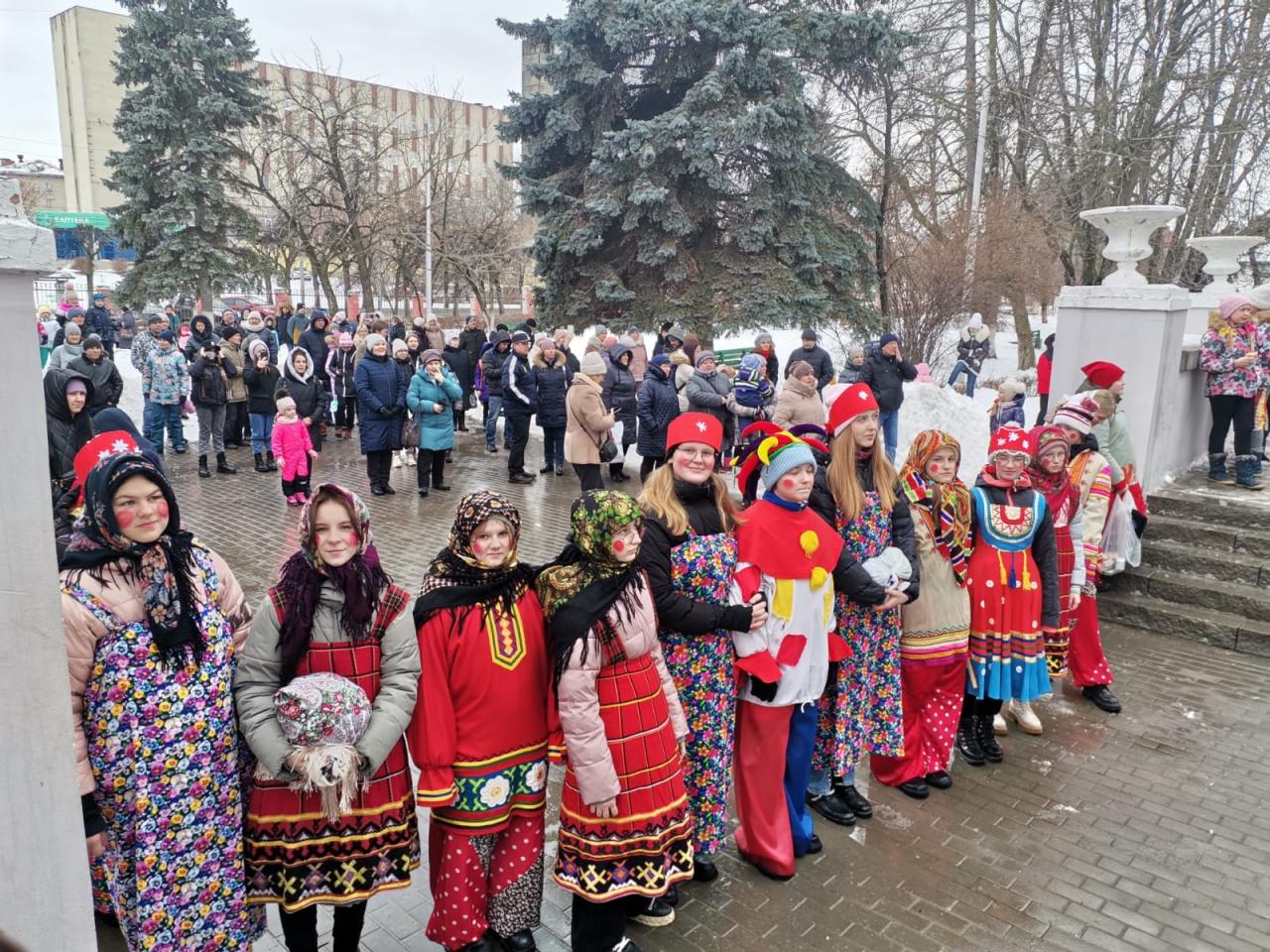 В сквере Дворца детского творчества состоялась мероприятие "Широкая масленица" 27.02.2023