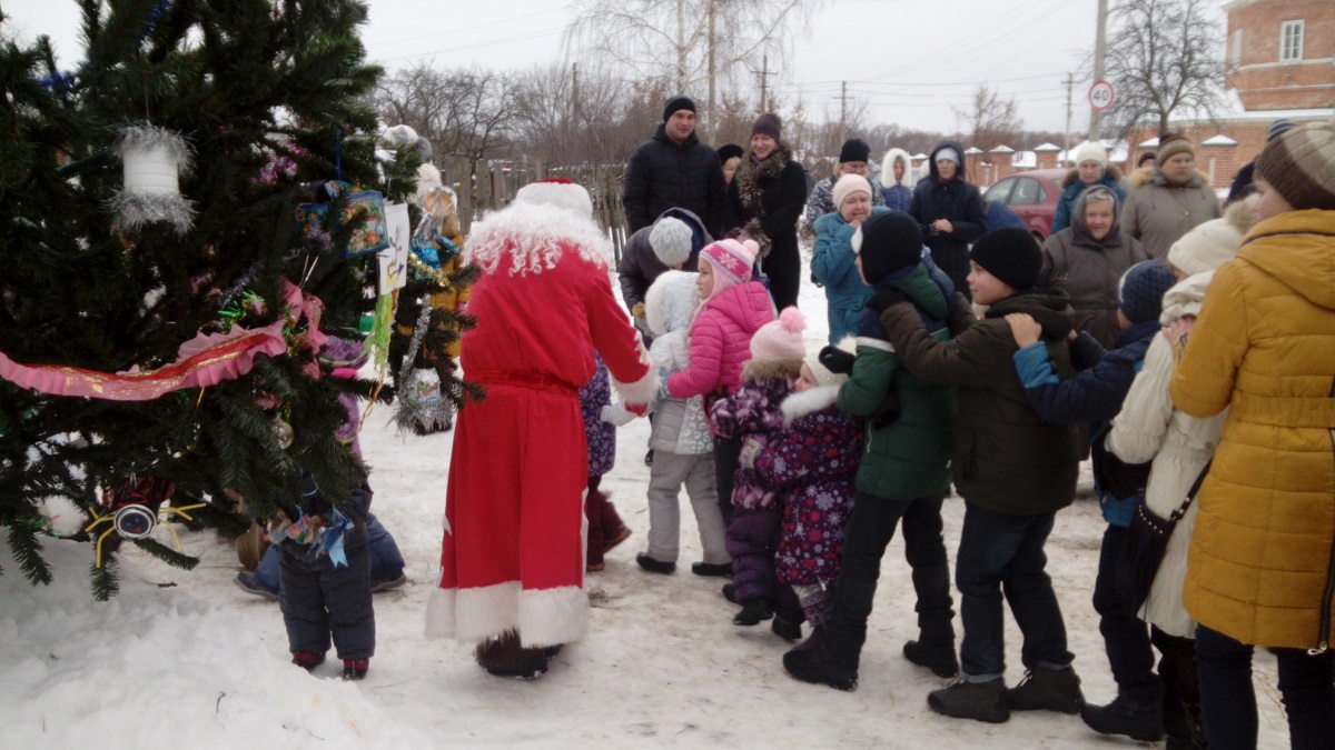 Жители Мервино приняли участие в празднике «Новогодняя елка» 21.12.2015