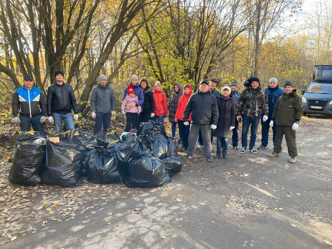 Состоялся второй общегородской субботник в рамках осеннего месячника по благоустройству города