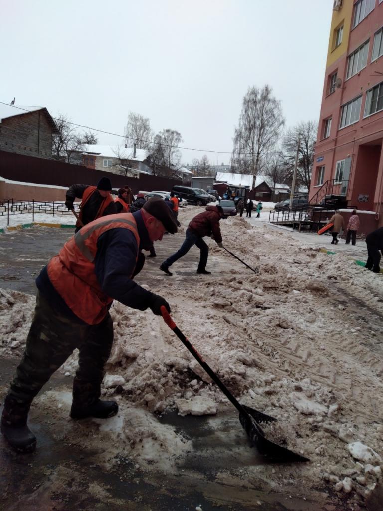 Уборка от снега дворовых территорий