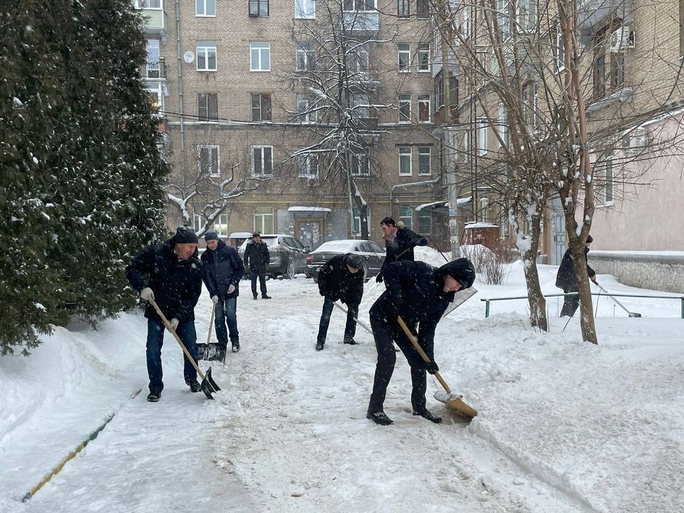 Расчистка снега