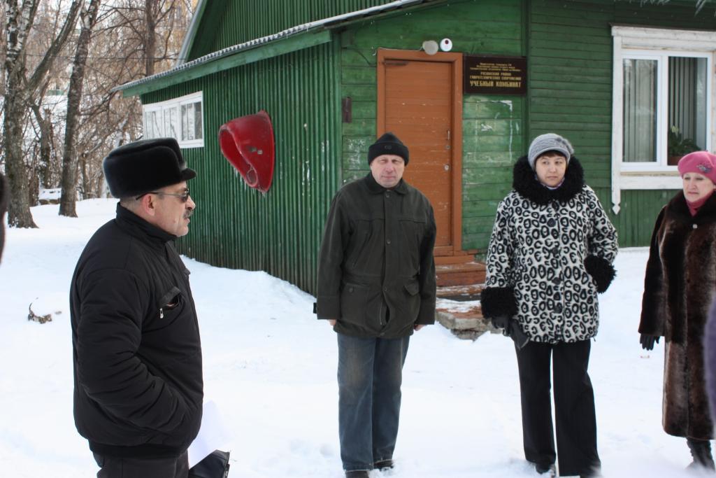 В поселке Остров прошел сход граждан по вопросам подготовки к паводку