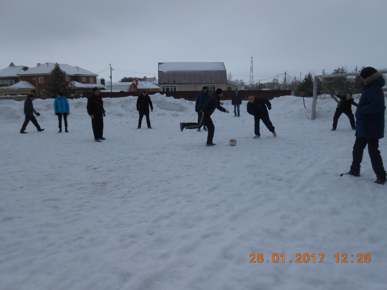 В Солотче состоялись соревнования по футболу на снегу